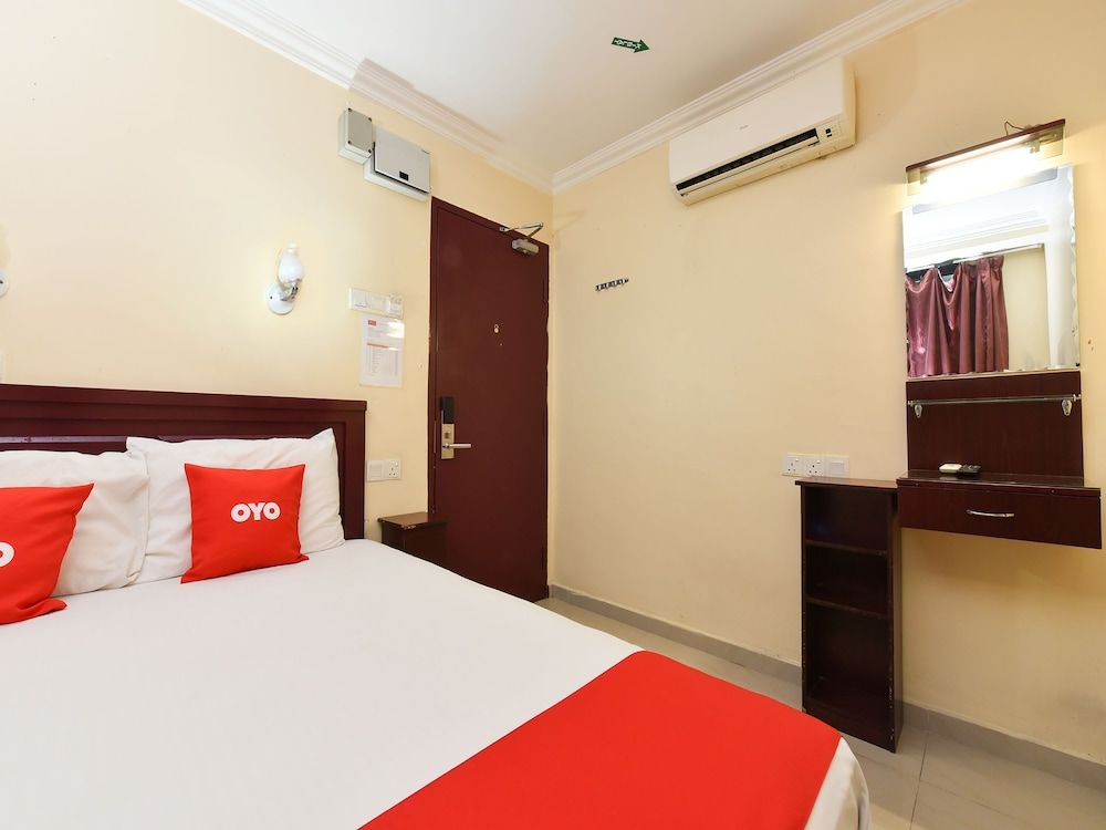 OYO 90562 J Hotel PJ Deluxe Double Room 3