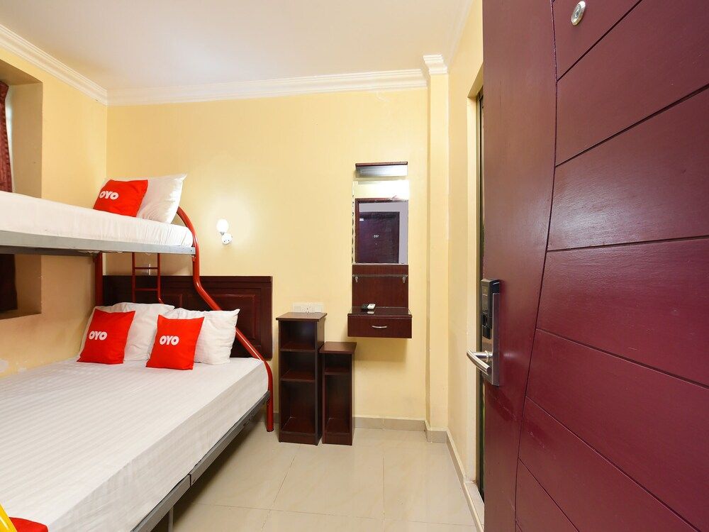 undefined OYO 90562 J Hotel PJ 2