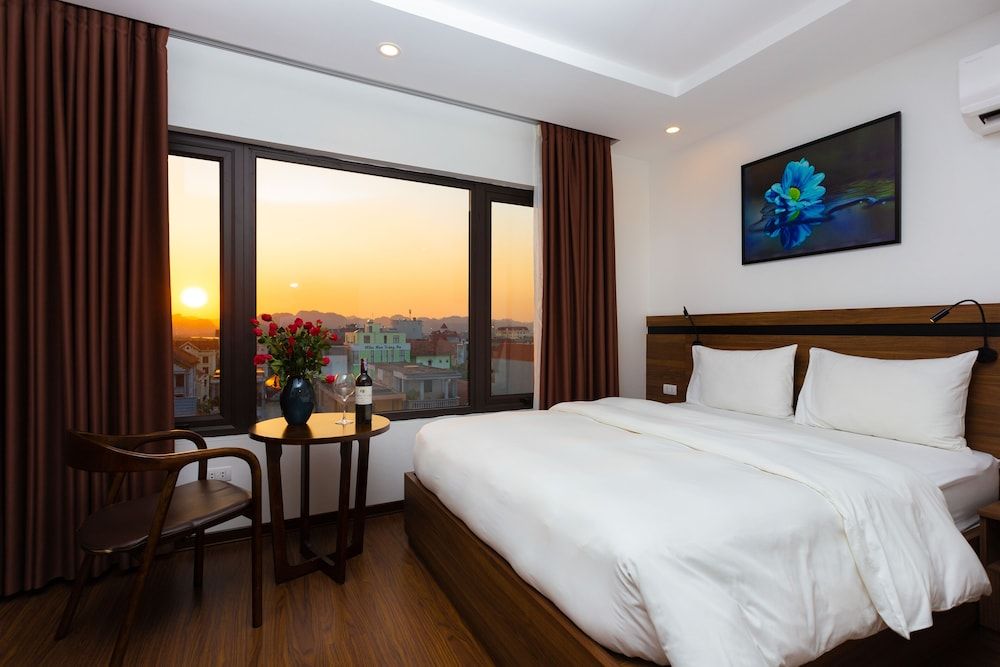 Trang An Flower Hotel Superior Double or Twin Room 4