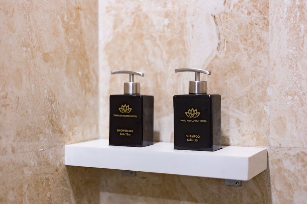 Trang An Flower Hotel Superior Double or Twin Room 9