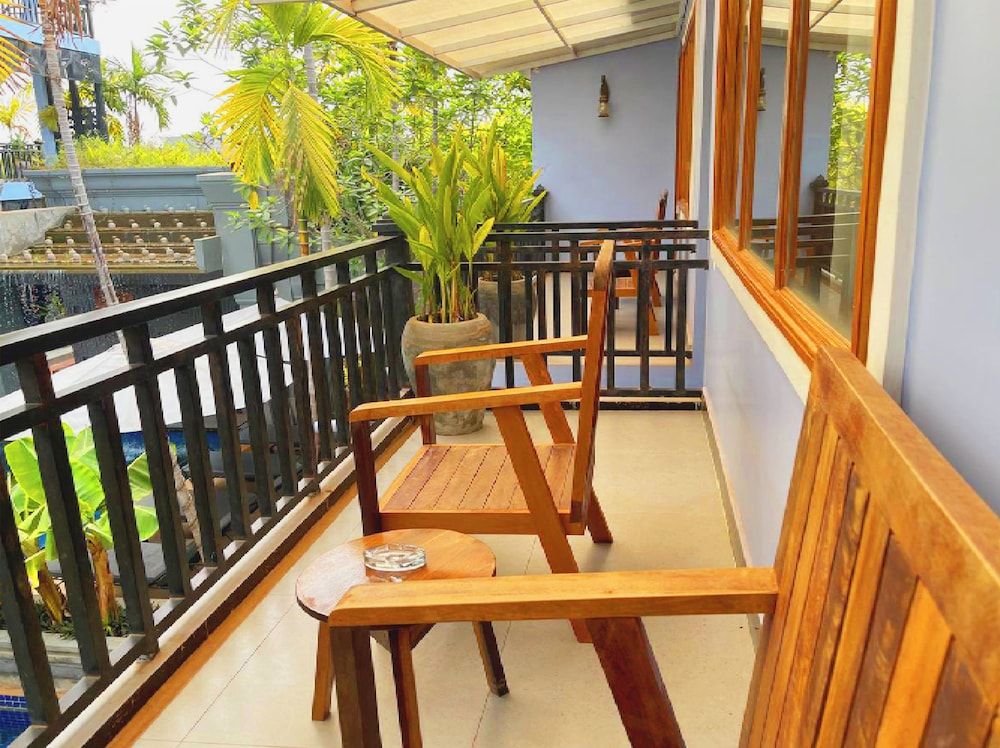 Cheata Residence Deluxe Double with Pool View 3