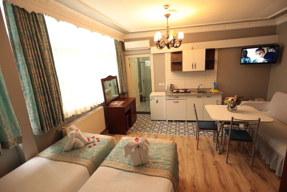 undefined White Pearl Apart 5