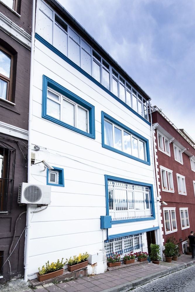 undefined White Pearl Apart 9