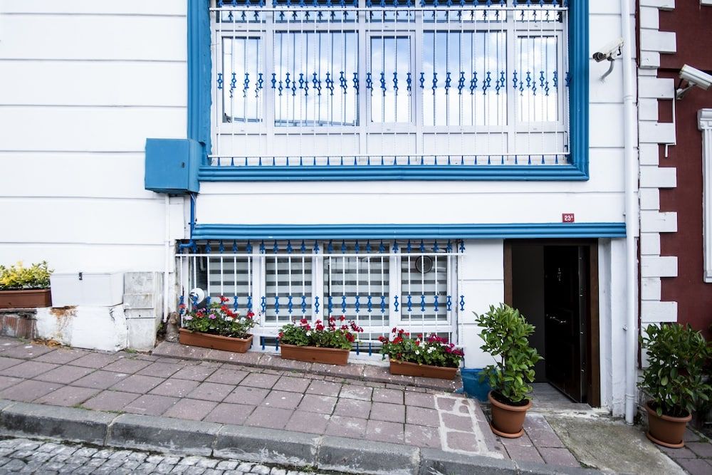 undefined White Pearl Apart 7