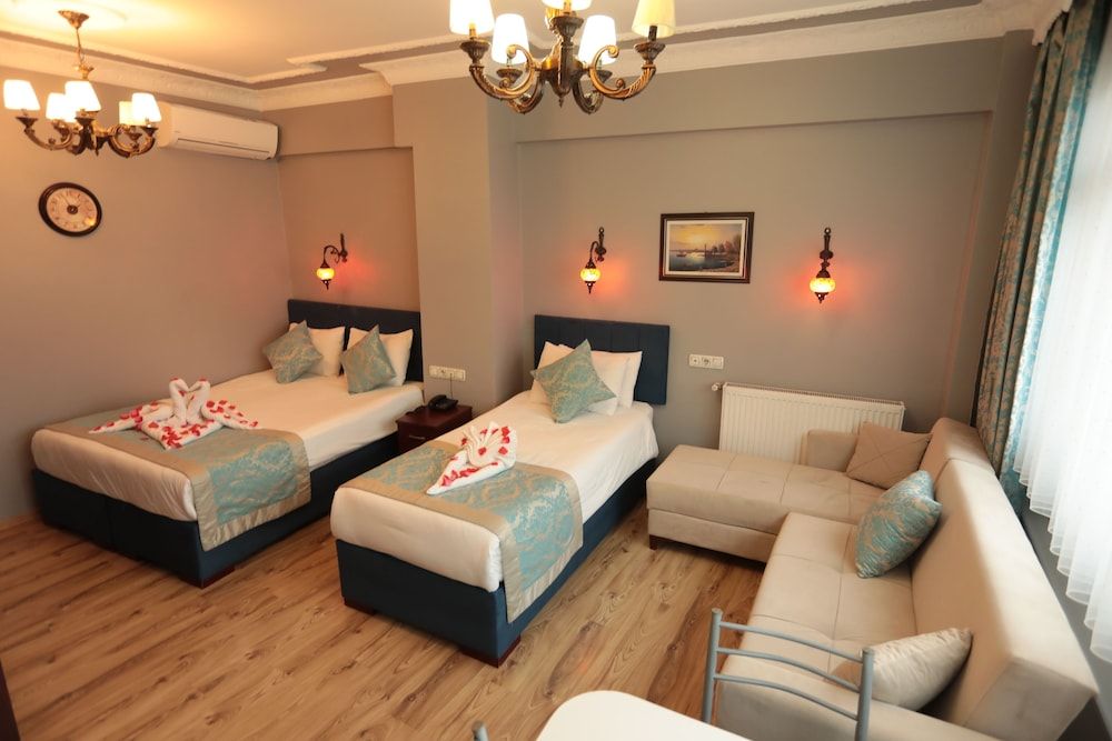 White Pearl Apart Family Room (Deluxe) 8