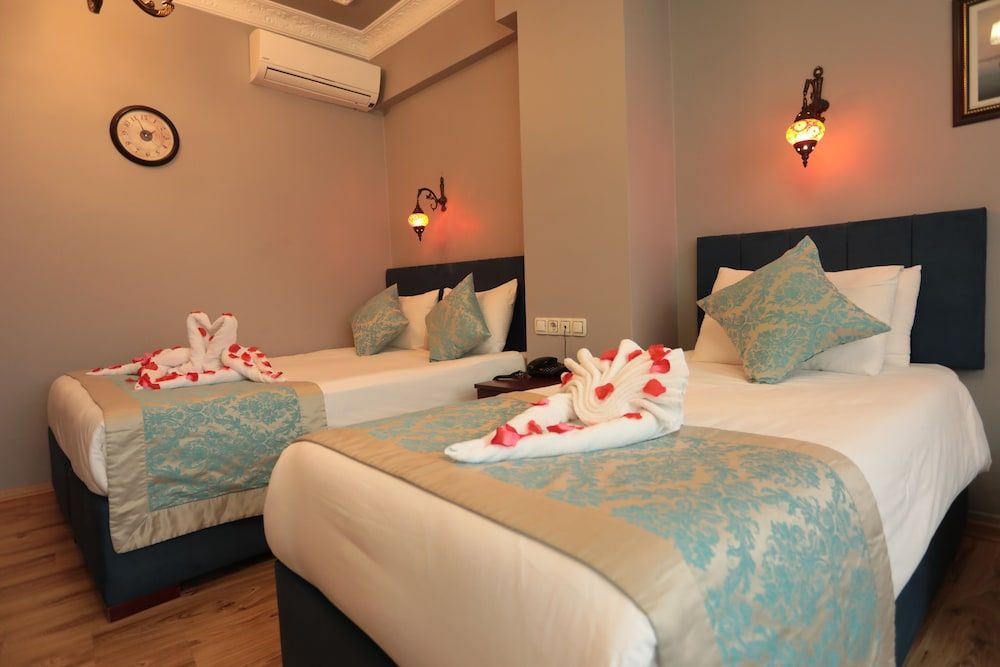 undefined White Pearl Apart 3