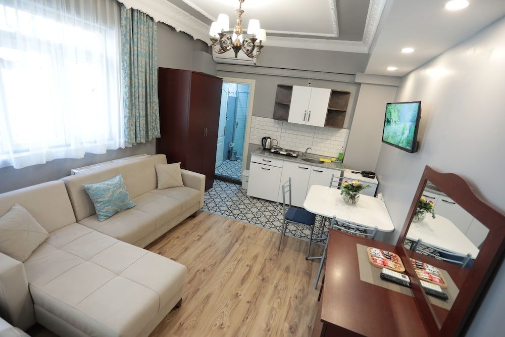 undefined White Pearl Apart