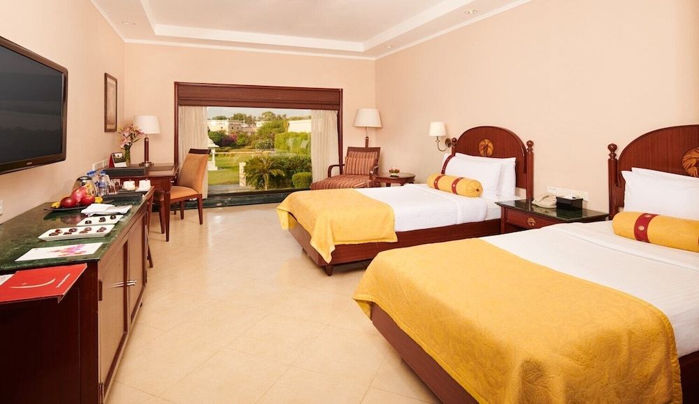 The Lalit Temple View Khajuraho Deluxe Room, 2 Twin Beds, Garden View 3