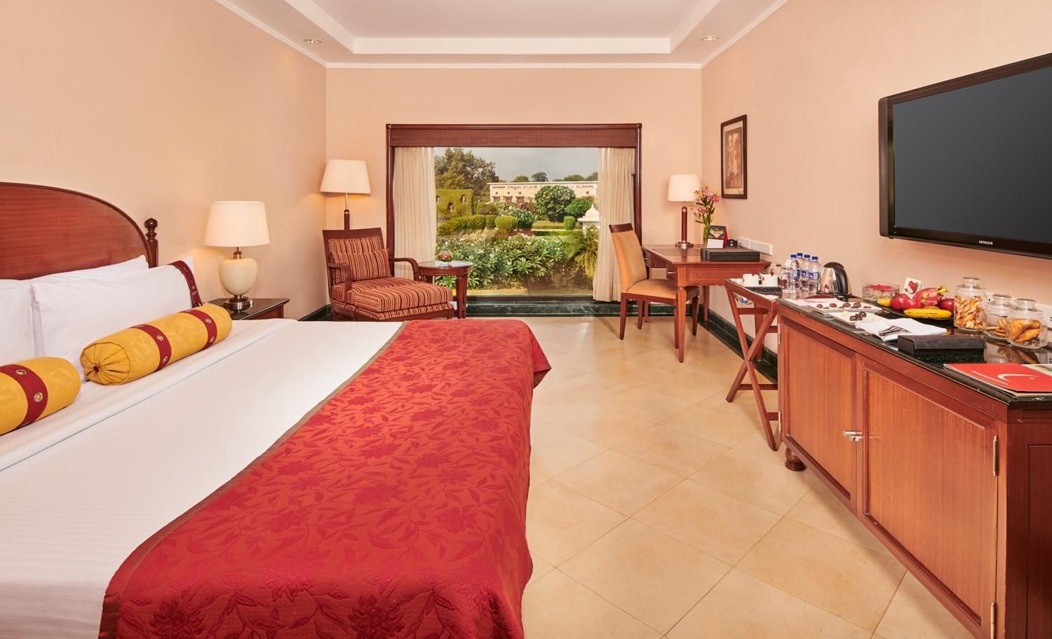 Room - Garden view