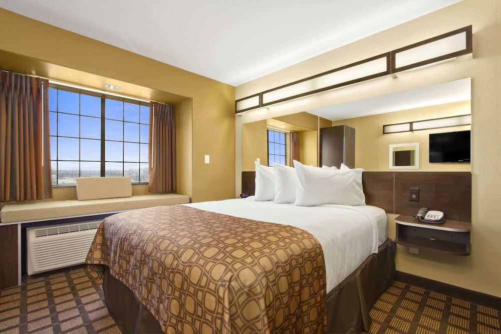 Studio Suite, 1 Queen Bed, Non Smoking