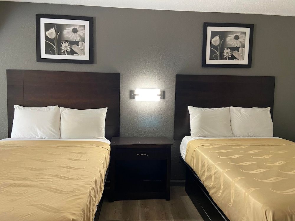 Speedway Inn & Suites Basic Room, 1 Bedroom, Smoking 2