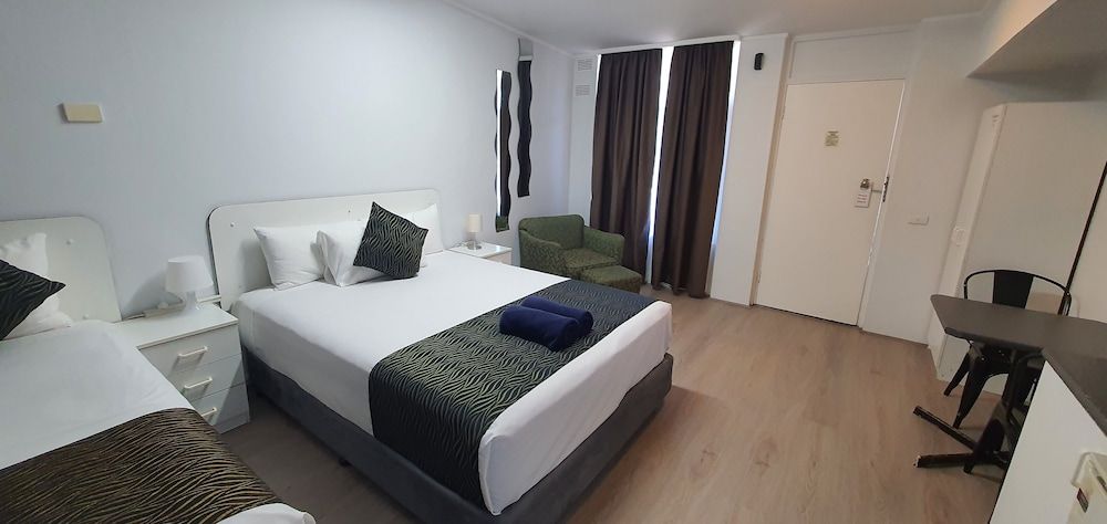 Silver Oaks Motel D Twin Room 4