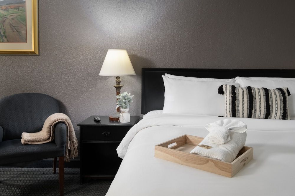 undefined The Cactus Cove Inn and Suites 3