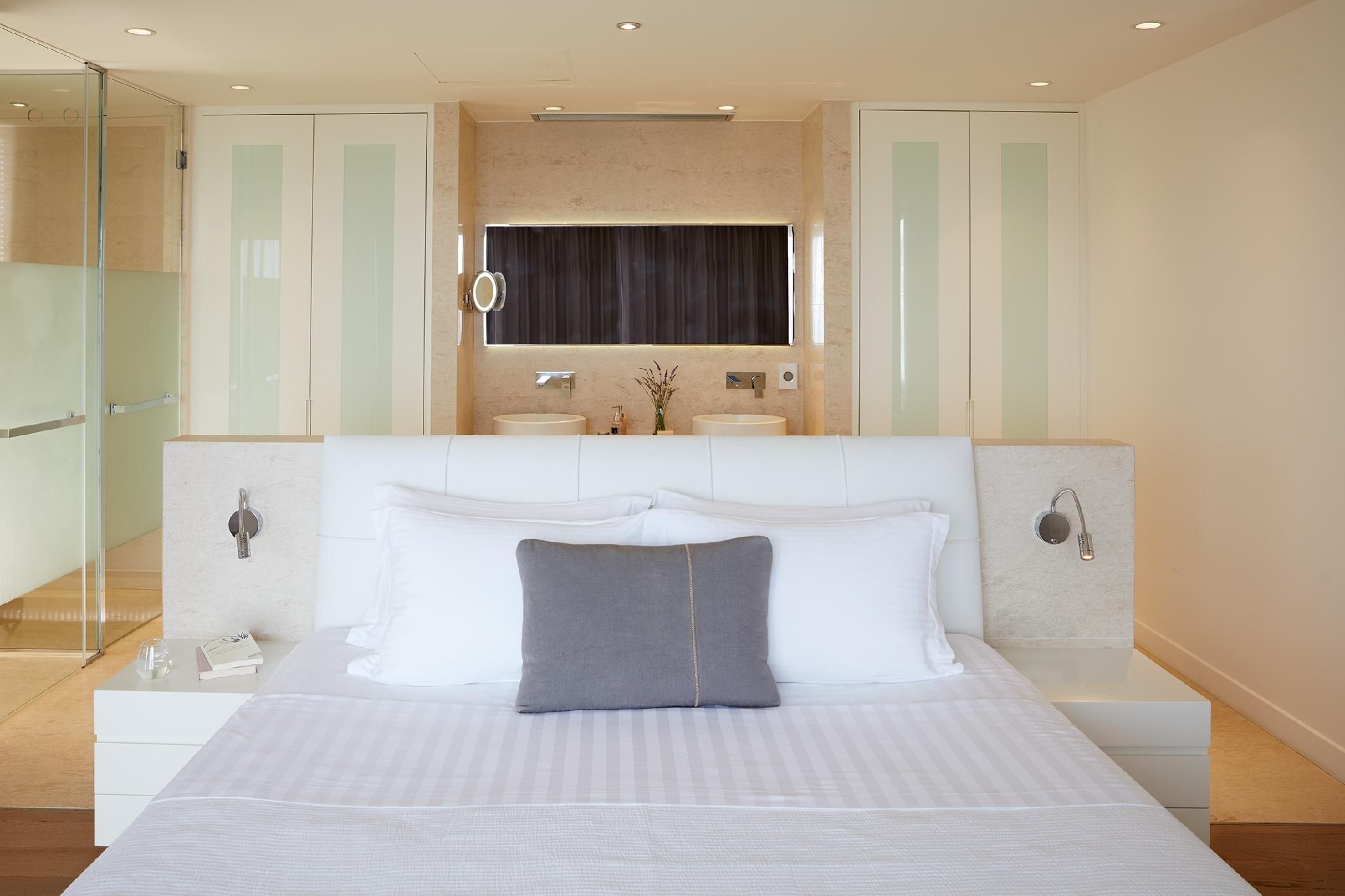 Executive Suite Sea View