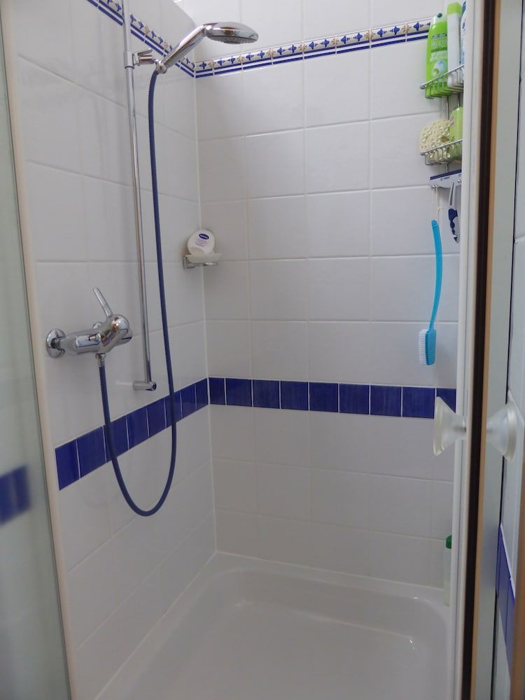 B&B Les Acacias Comfort Double Room, 1 Queen Bed, Non Smoking, Mountain View (Beige) 6