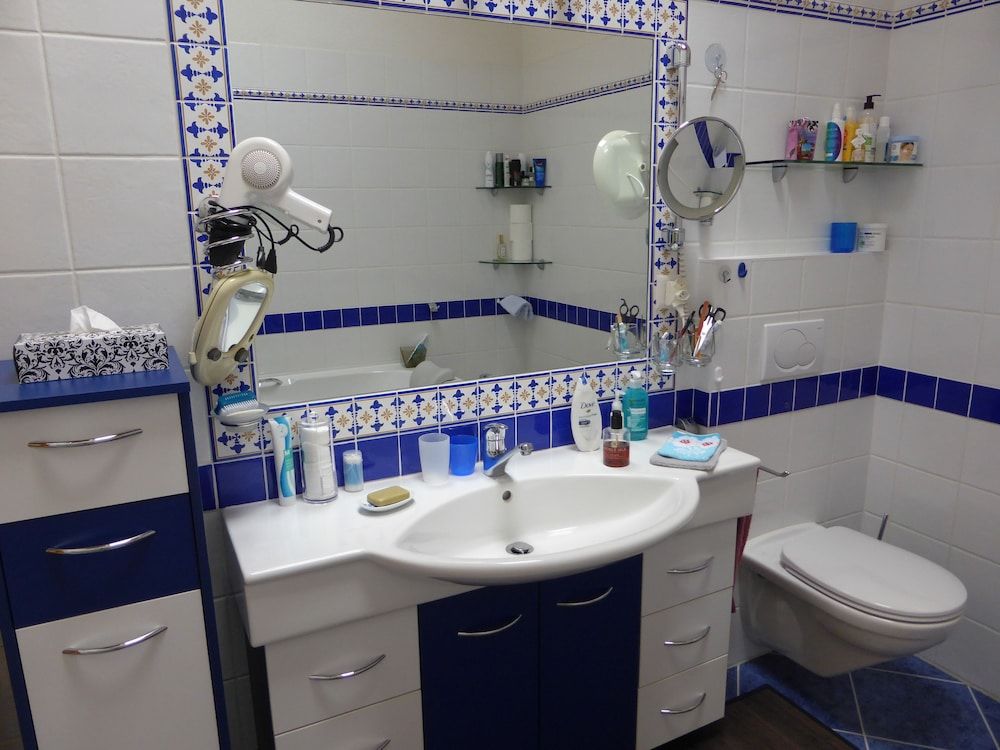 B&B Les Acacias Comfort Double Room, 1 Queen Bed, Non Smoking, Mountain View (Beige) 5