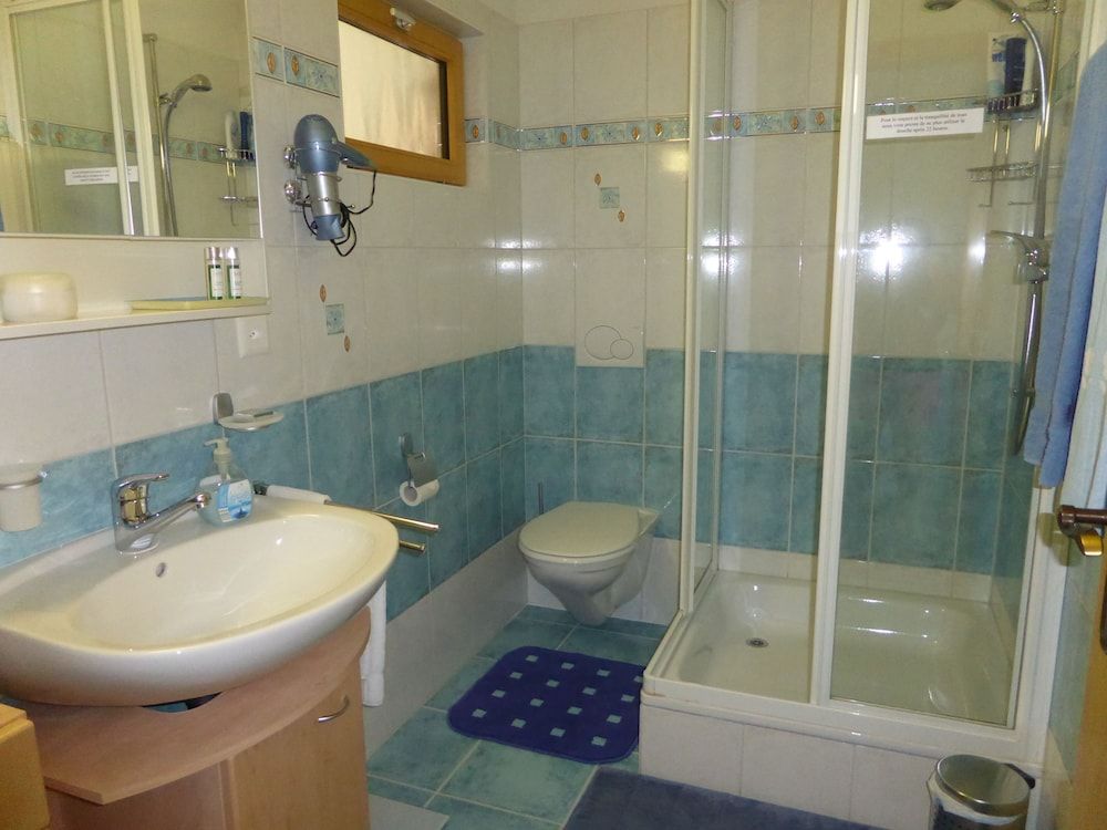 B&B Les Acacias Comfort Twin Room (Bleue) 5