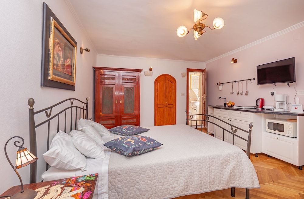 undefined Apartments Cathedral 9