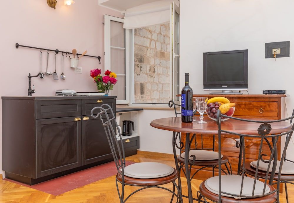 undefined Apartments Cathedral 5