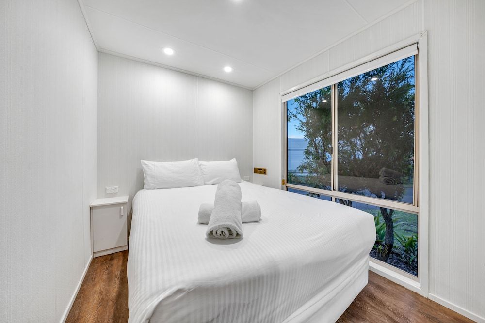 Budget Poolside Cabin