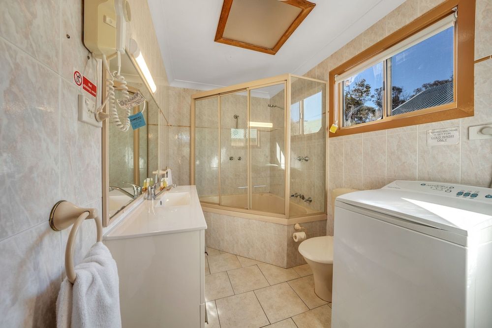 Ingenia Holidays Merry Beach 2 Bedroom Standard Cabin 2