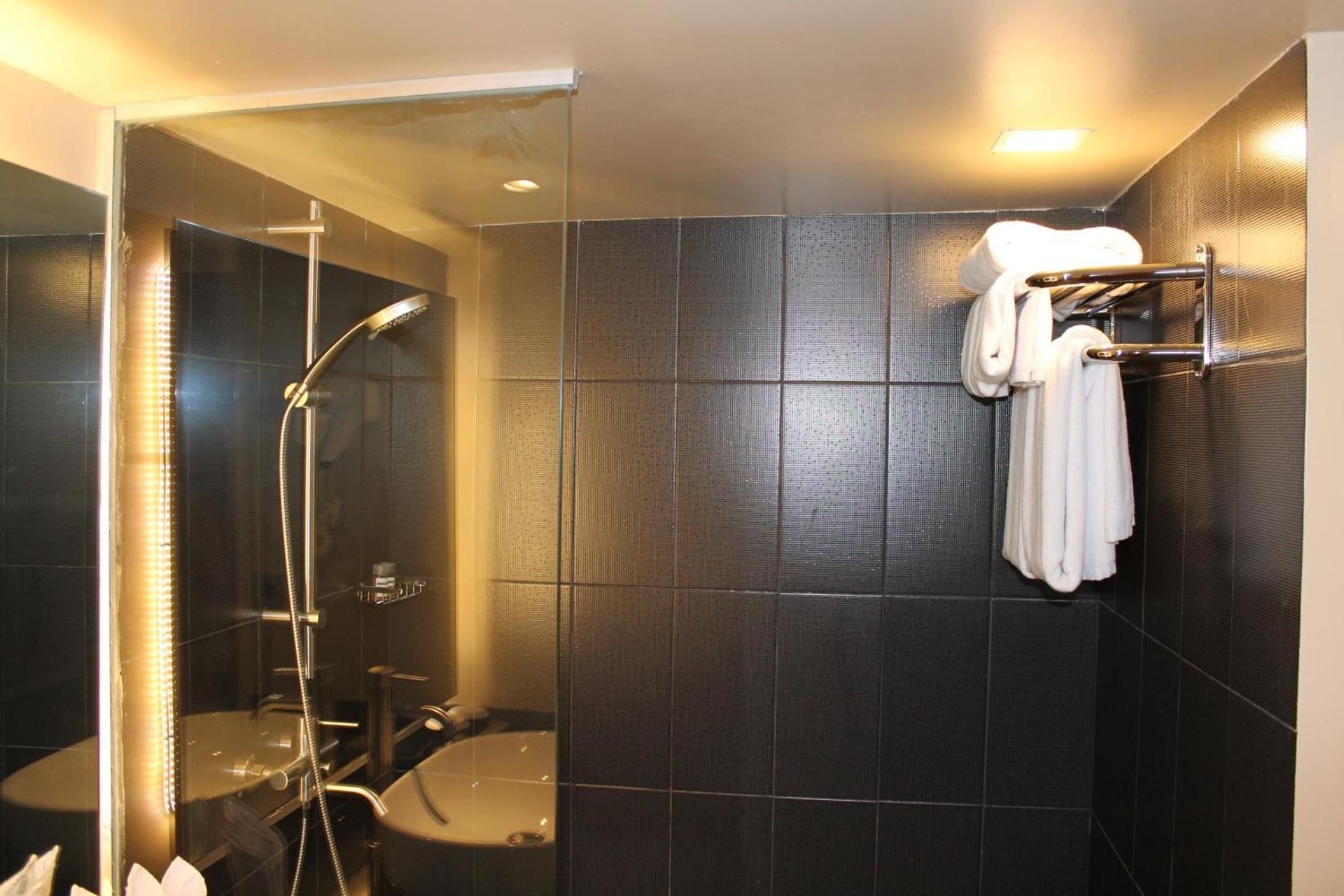 Executive Suite Queen Bed