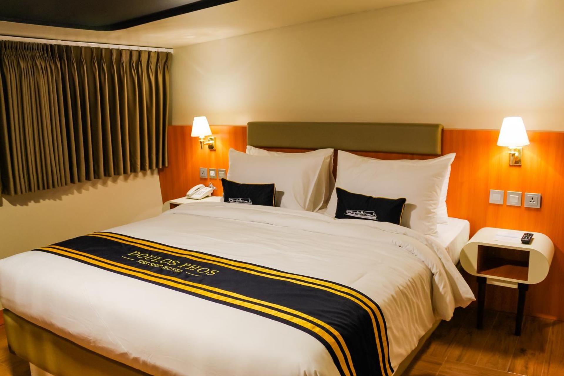 Executive Suite Queen Bed