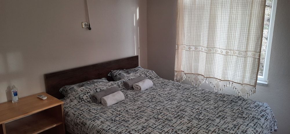 Zeytinada Pansiyon ve Gozleme Classic Double Room, 1 Queen Bed, Non Smoking, Partial Sea View 4