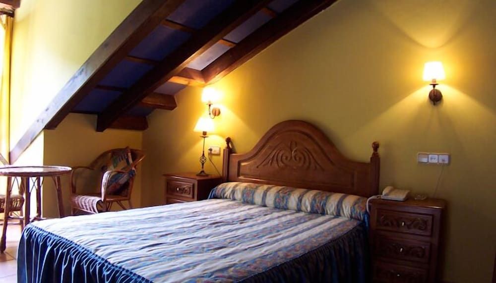 Basic Twin Room