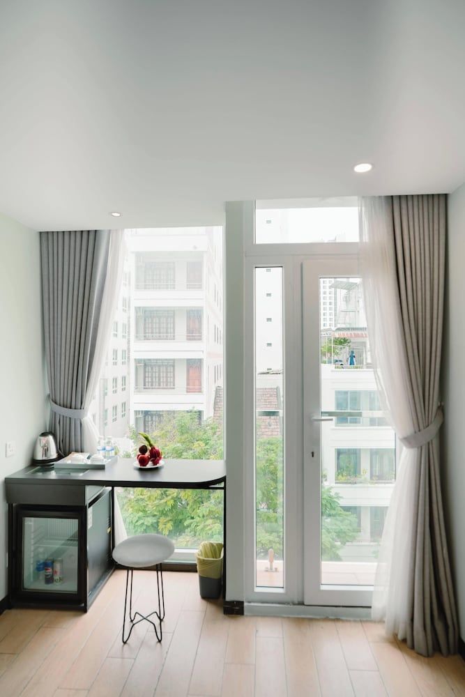 Hermes Hotel Nha Trang Deluxe Double Room, Balcony, City View 7