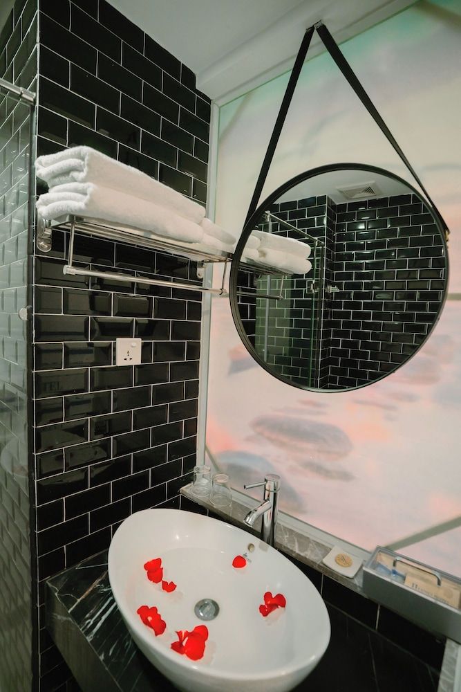 Hermes Hotel Nha Trang Deluxe Double Room, Balcony, City View 4