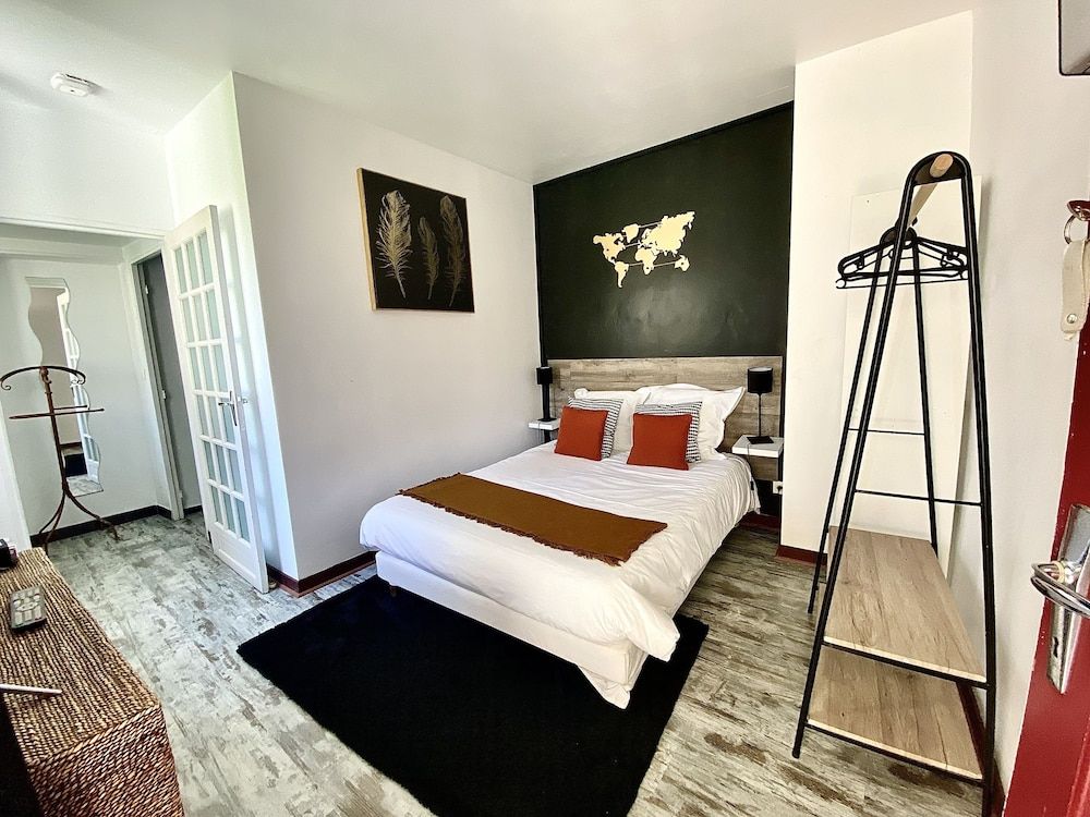 Nuit et Spa en Brenne Classic Double Room 7