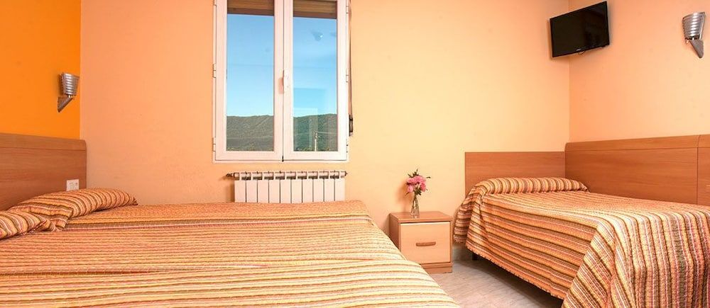 HOSTAL EUROPA pensión Quadruple Room