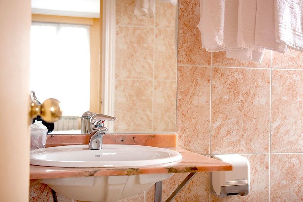 HOSTAL EUROPA pensión Double Room 5