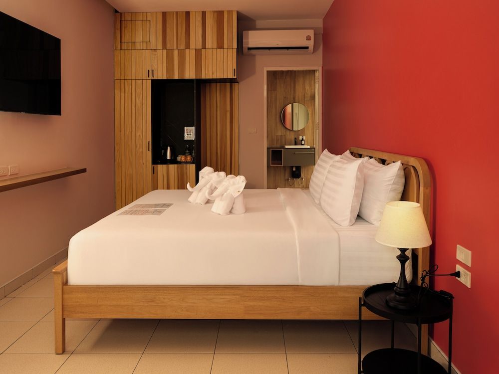 undefined Lenny's Hotels 4