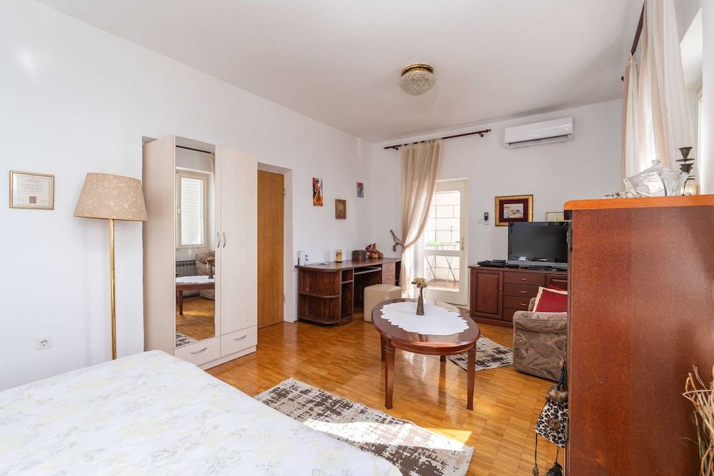 undefined Apartments Cicko 10