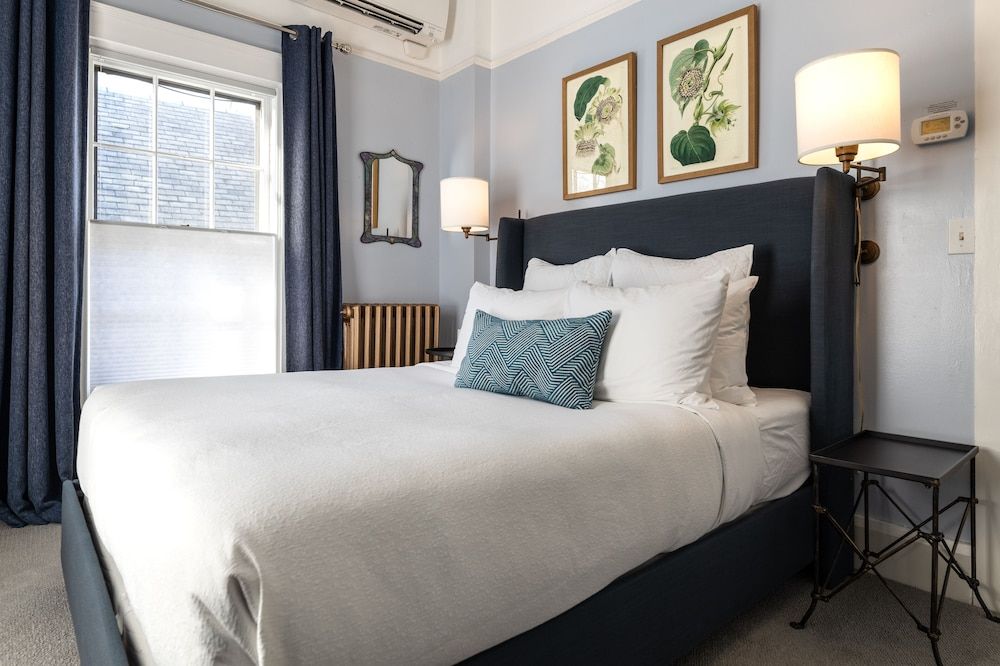 Standard Double Room, 1 Queen Bed, Non Smoking (4)