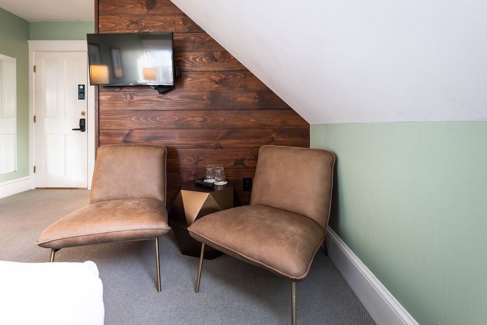 Deluxe Double Room, 1 Queen Bed, Non Smoking, Non Smoking (6)