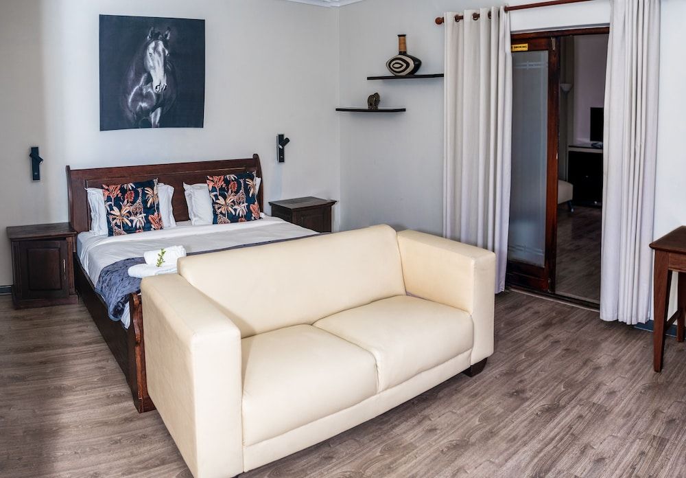 undefined Woodbridge Lodge 7