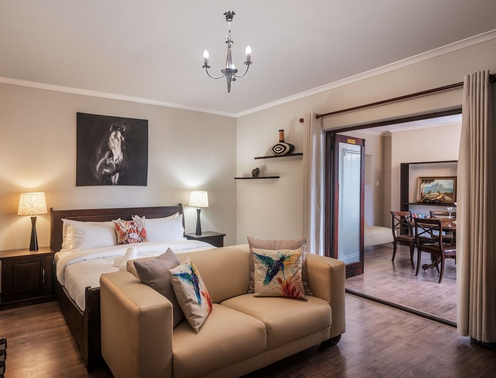 undefined Woodbridge Lodge 6