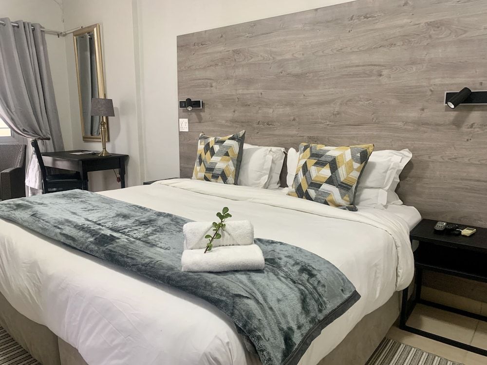 undefined Woodbridge Lodge 2