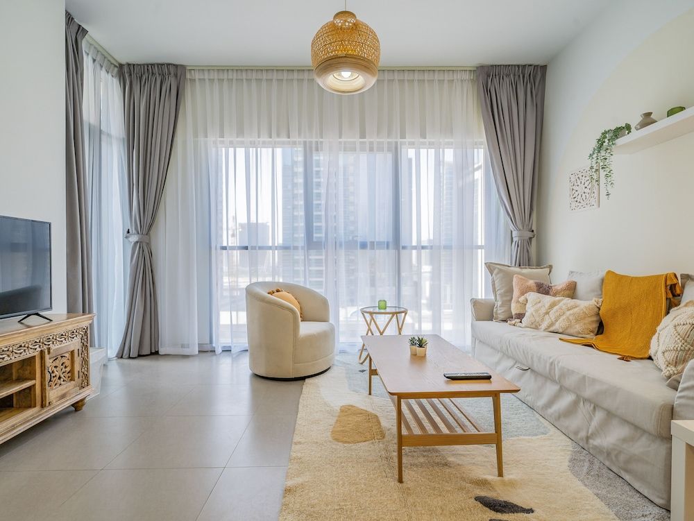 Charming Tropical Apartment Minutes To Dubai Mall Comfort Apartment, 1 Bedroom 9