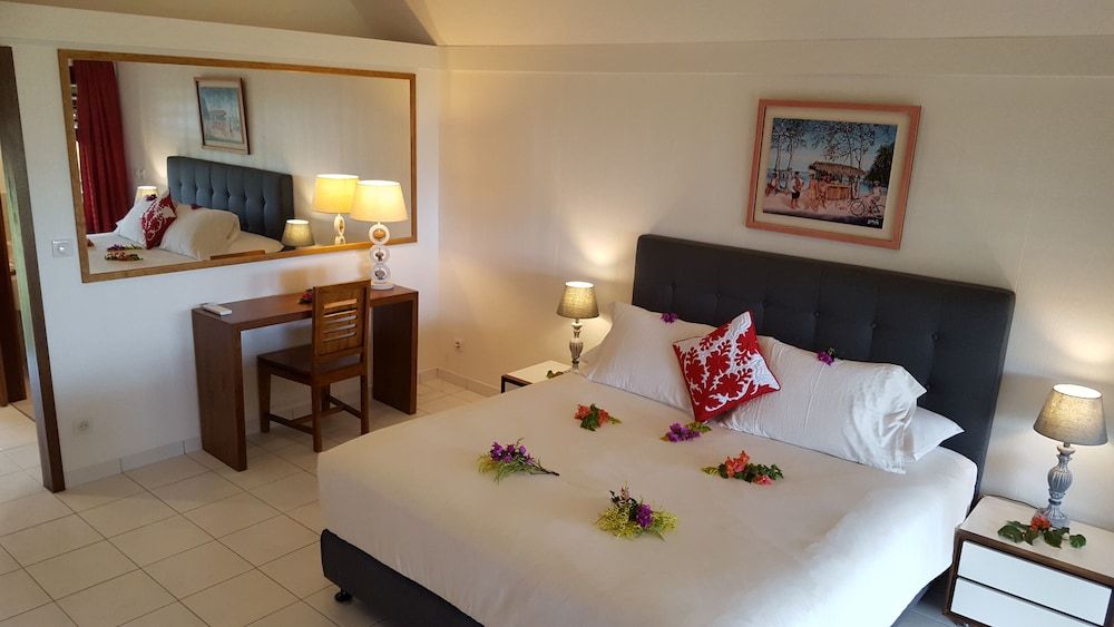 Hotel Hibiscus Deluxe Bungalow, Garden View 3