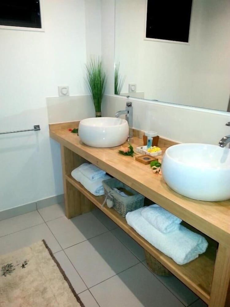 Hotel Hibiscus Deluxe Bungalow, Garden View 5