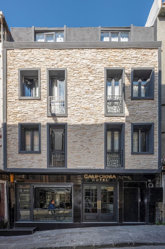 undefined California Hotel 6