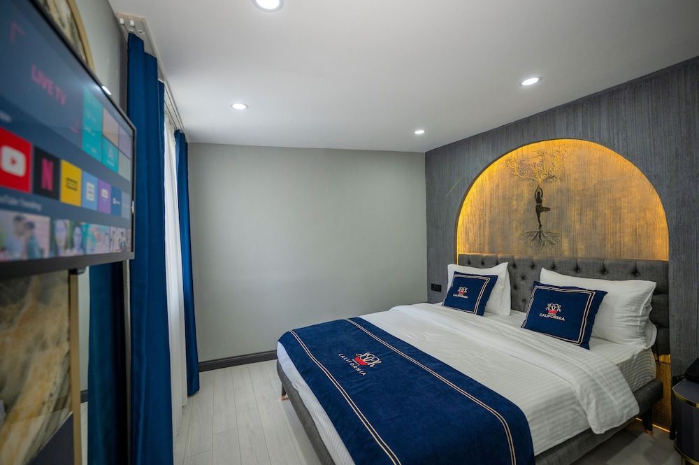 California Hotel Economy Double Room 2