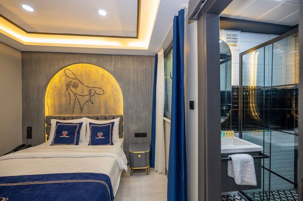 undefined California Hotel 7