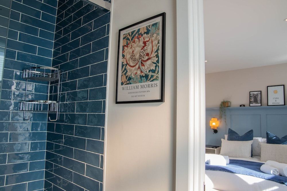 Bridgeside Rooms Double Room, Ensuite (The Courtyard Room) 5