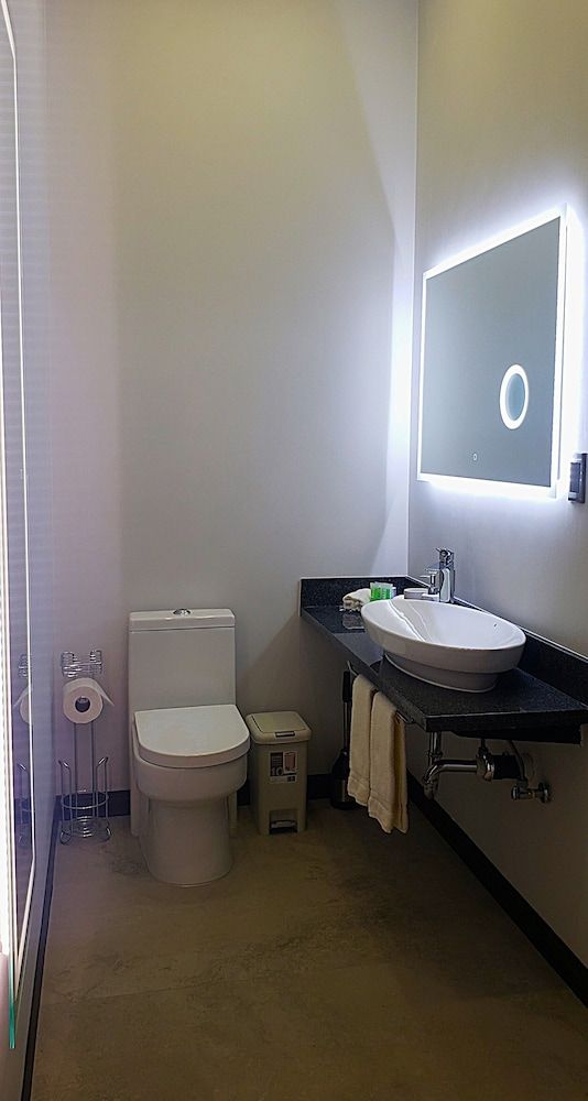 Alameda Cariari Deluxe Quadruple Room 10