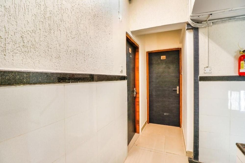 undefined Hotel Crystal Inn 4